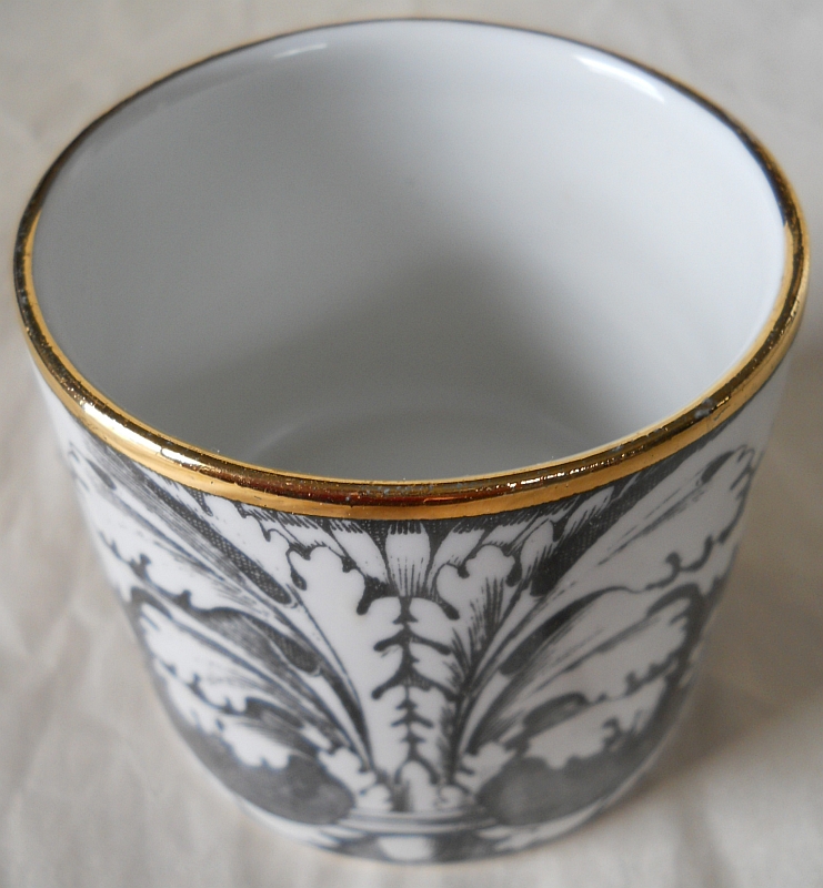 018-FORNASETTI-MILANO-ITALY-POTTERY-CUP-ACANTHUS-LEAF-BLACK-GOLD-800H.jpg