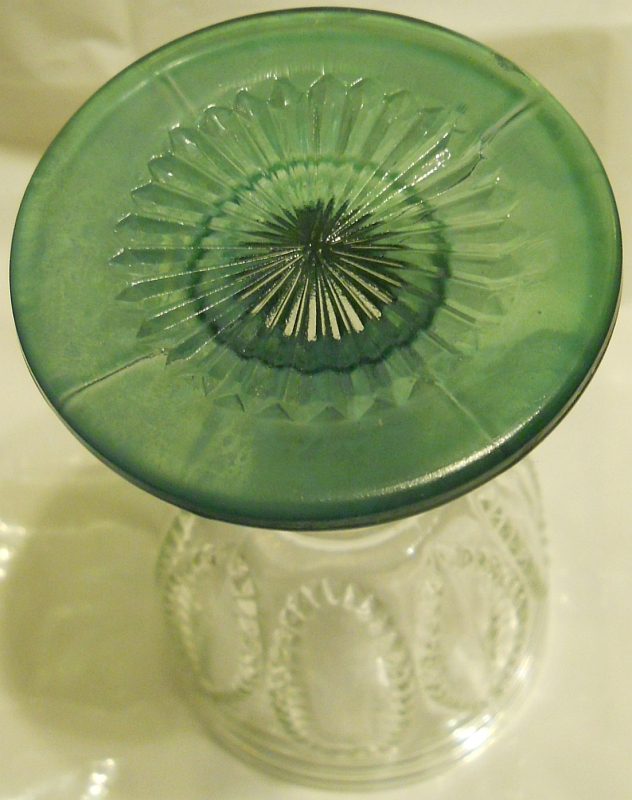 044-GLASS-CORDIAL-GREEN-STEM-BEADED-BOWL-632W-800H.jpg