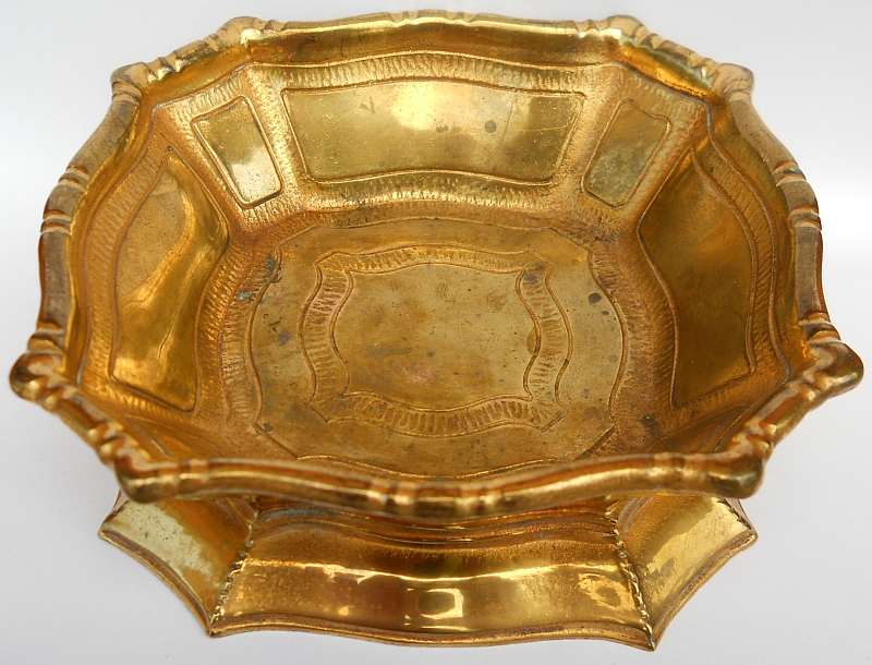 047-OSCAR-B-BACH-METAL-CRAFTSMAN-SQUARE-BRONZE-BOWL-800W.jpg