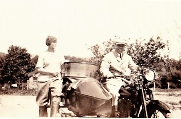 1920s Dorothy Bremer Wood + 1st husband Ira Wood.jpg