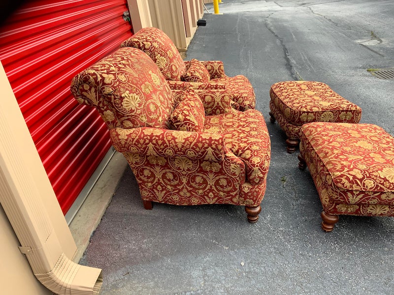 1980s-pair-of-vintage-chairs-with-two-ottomans-1647.jpg