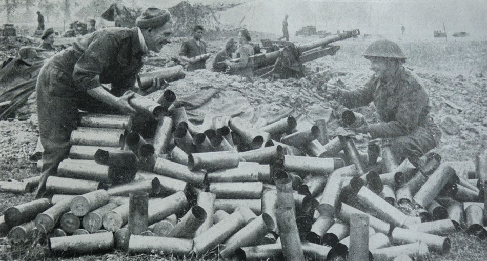 25pdr_shell_cases_normandy.jpg