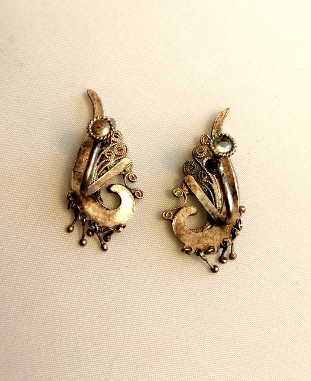 Vintage Middle Eastern Silver Filigree Screw Back Earrings