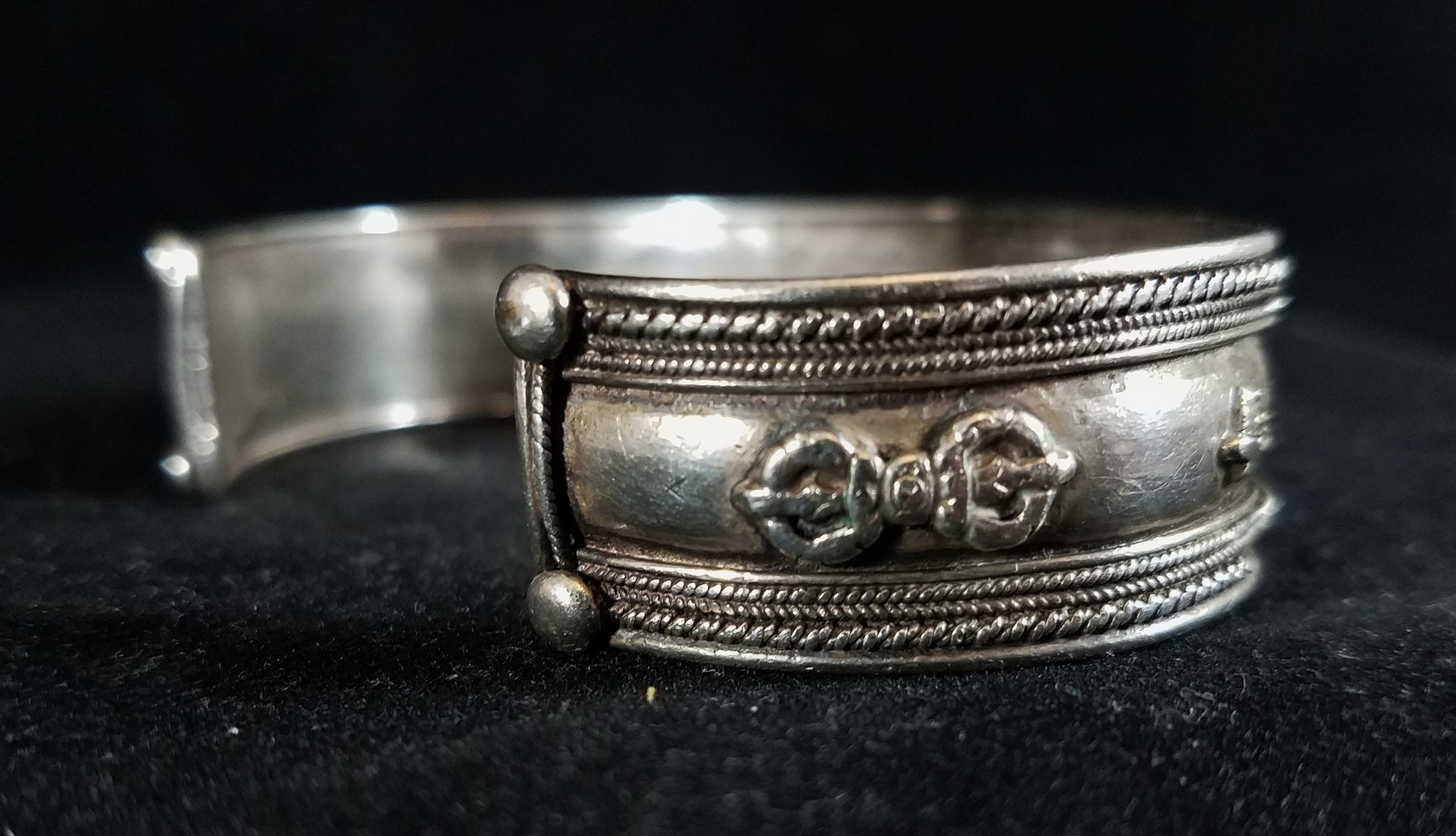 Silver Tibetan? bracelet ... sanskrit characters | Antiques Board
