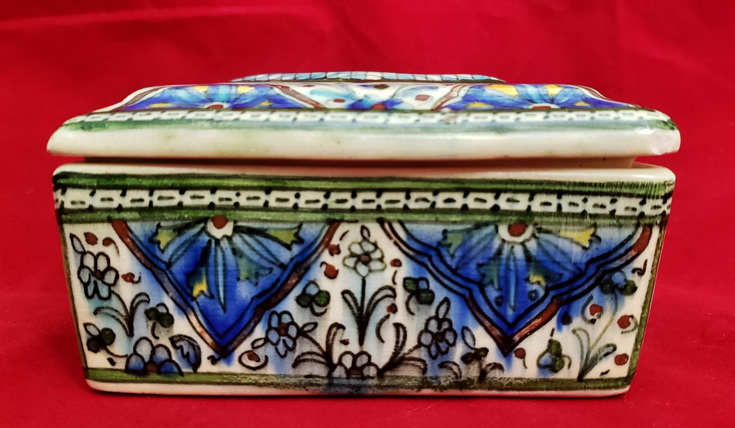 Ceramic trinket box - where from? | Antiques Board