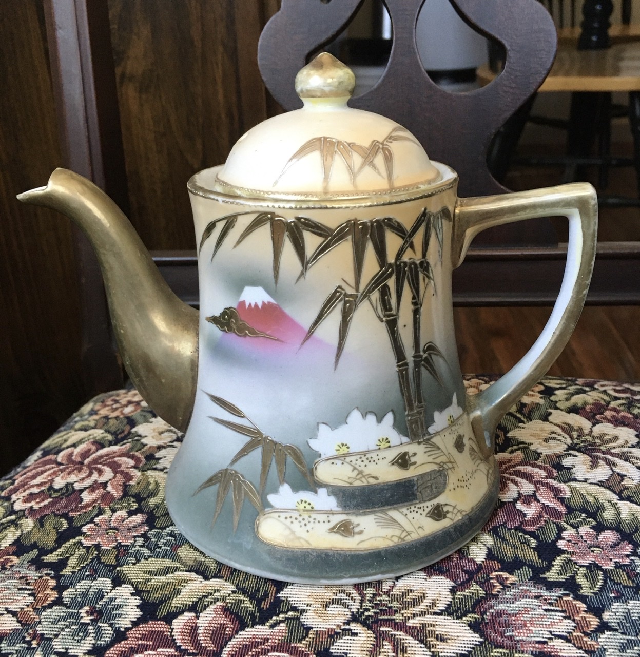 Teapot made in Japan Antiques Board