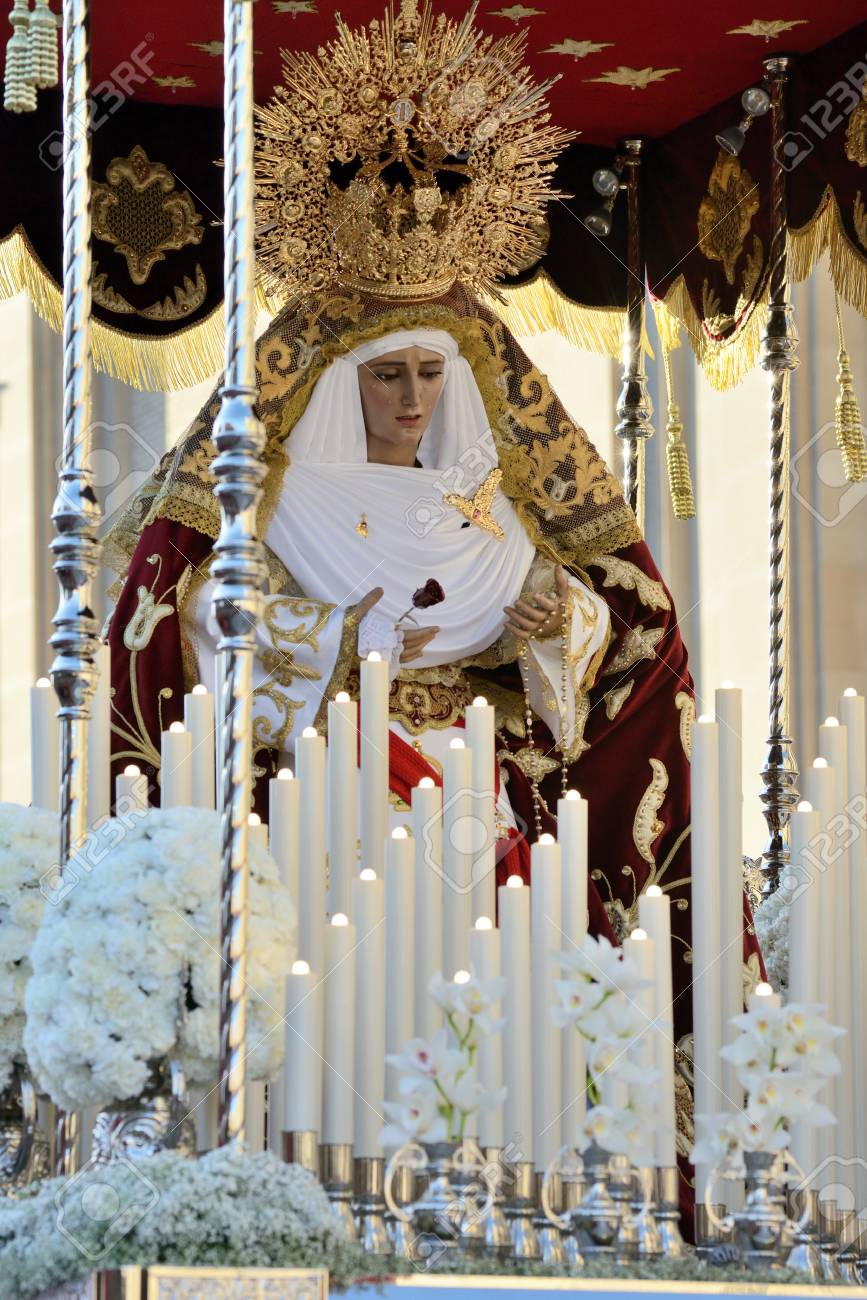 98650083-statue-of-virgin-mary-in-the-good-friday-procession-in-zaragoza-spain.jpg