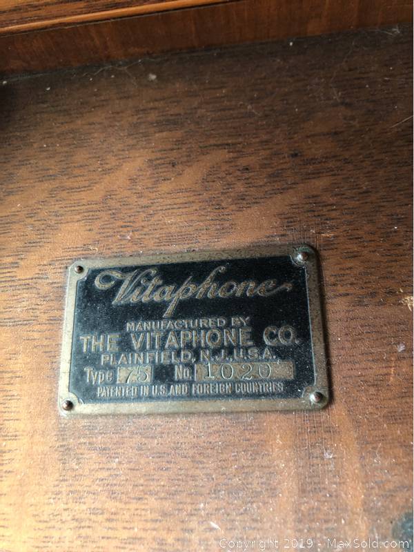 A VITAPHONE 2.jpg