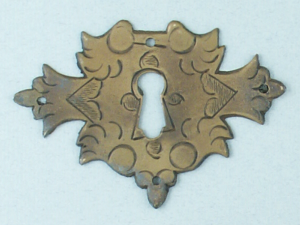 A35-large-brass-engraved-escutcheonRE.png