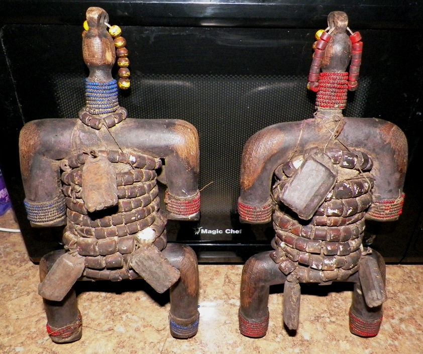 AA AUCTION AFRICAN DOLLS PAIR X SHAPE 4AA.jpg