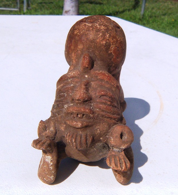 AA EBAY NEW A COLLECTIBLE EBAY POTTERY AZTEC FIGURE WITH BALL 3AA RESIZED.jpg