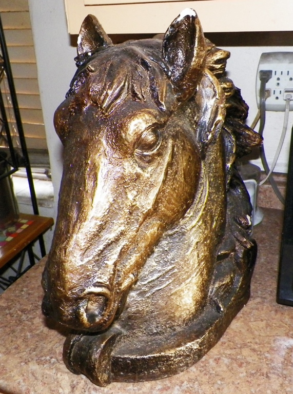 AA EBAY NEW A COLLECTIBLE EBAY POTTERY HORSE HEAD LARGE 2AA.jpg