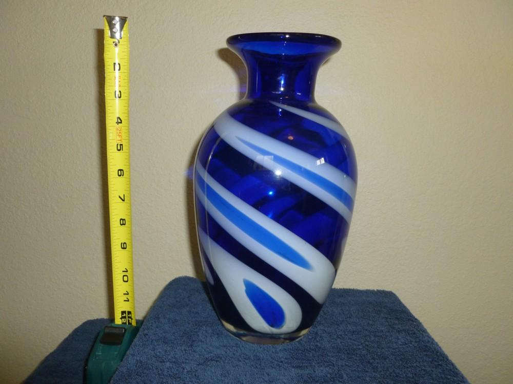 aa05-Glass Vase-2.jpg