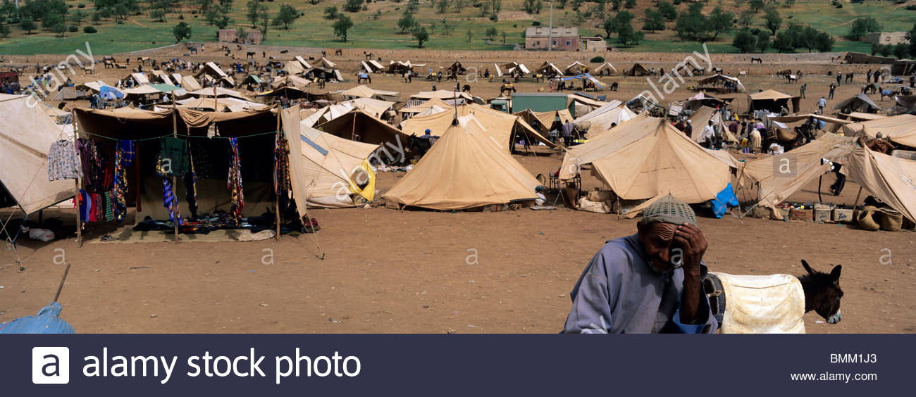 africa-morocco-berber-country-market-in-atlas-mountains-near-village-BMM1J3.jpg