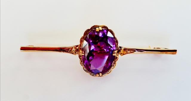 Alexandrite bar brooch (640x339).jpg