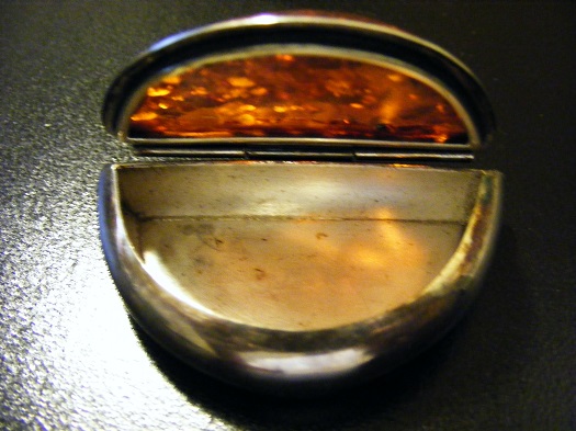 AMBER BOX 002.JPG