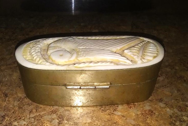 ART CARVED CONTAINER BOX 2CAA.jpg