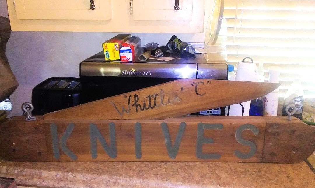 ART CARVED KNIFE SIGN 1AA.jpg