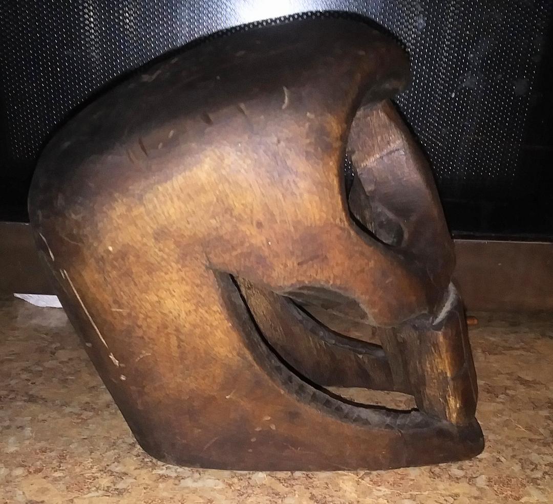 ART CARVED SKULL WOOD 2AAA.jpg