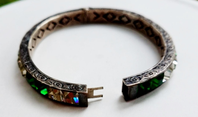 Art Deco green paste bracelet 2 (640x379).jpg