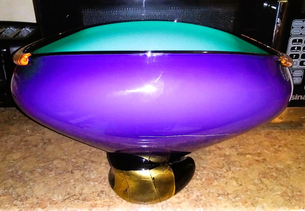 ART GLASS BOWL SIGNED 2AA.jpg