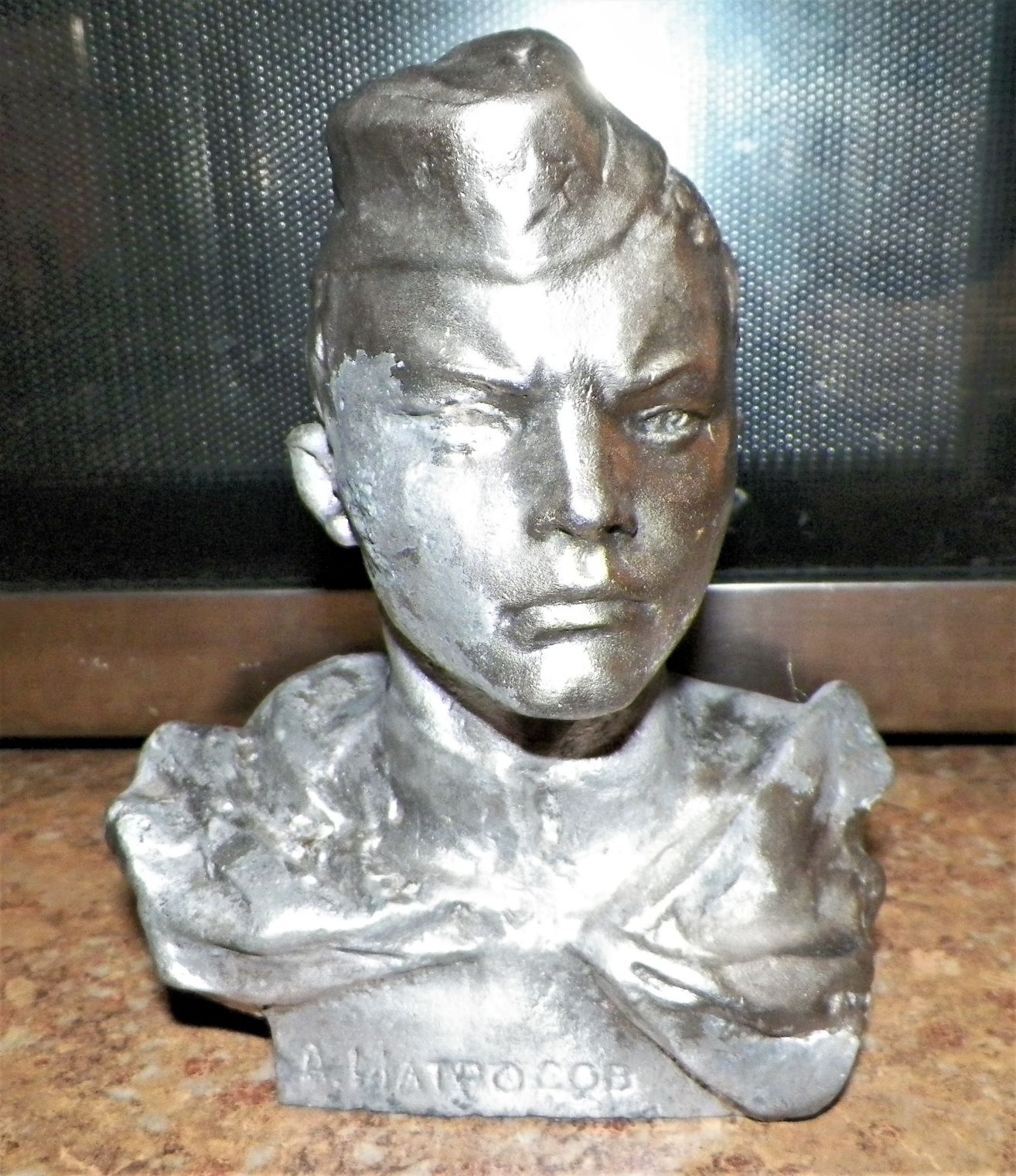 ART STATUE RUSSIAN BUST SMALL 1AA.JPG