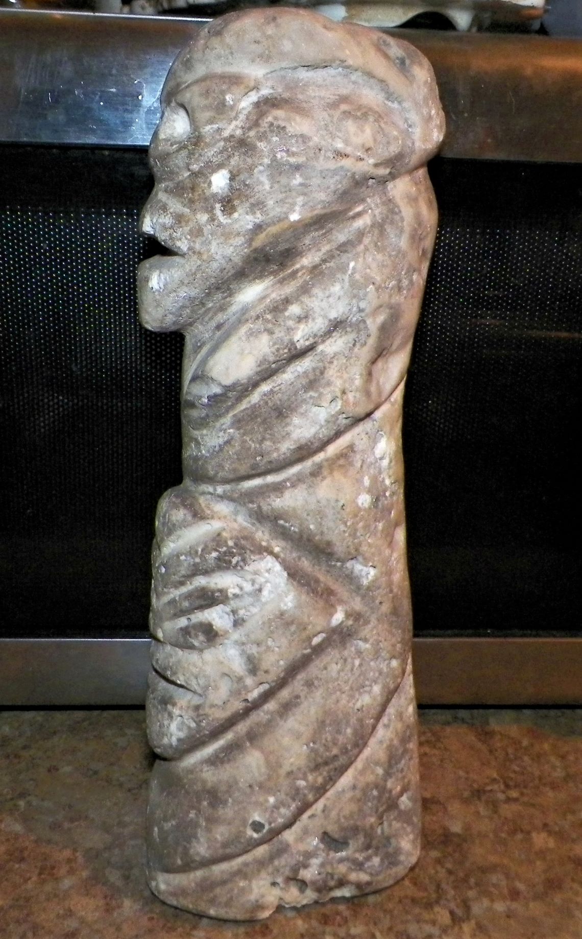 ART STATUE STONE     ESKIMO MAYBE 4AA.JPG