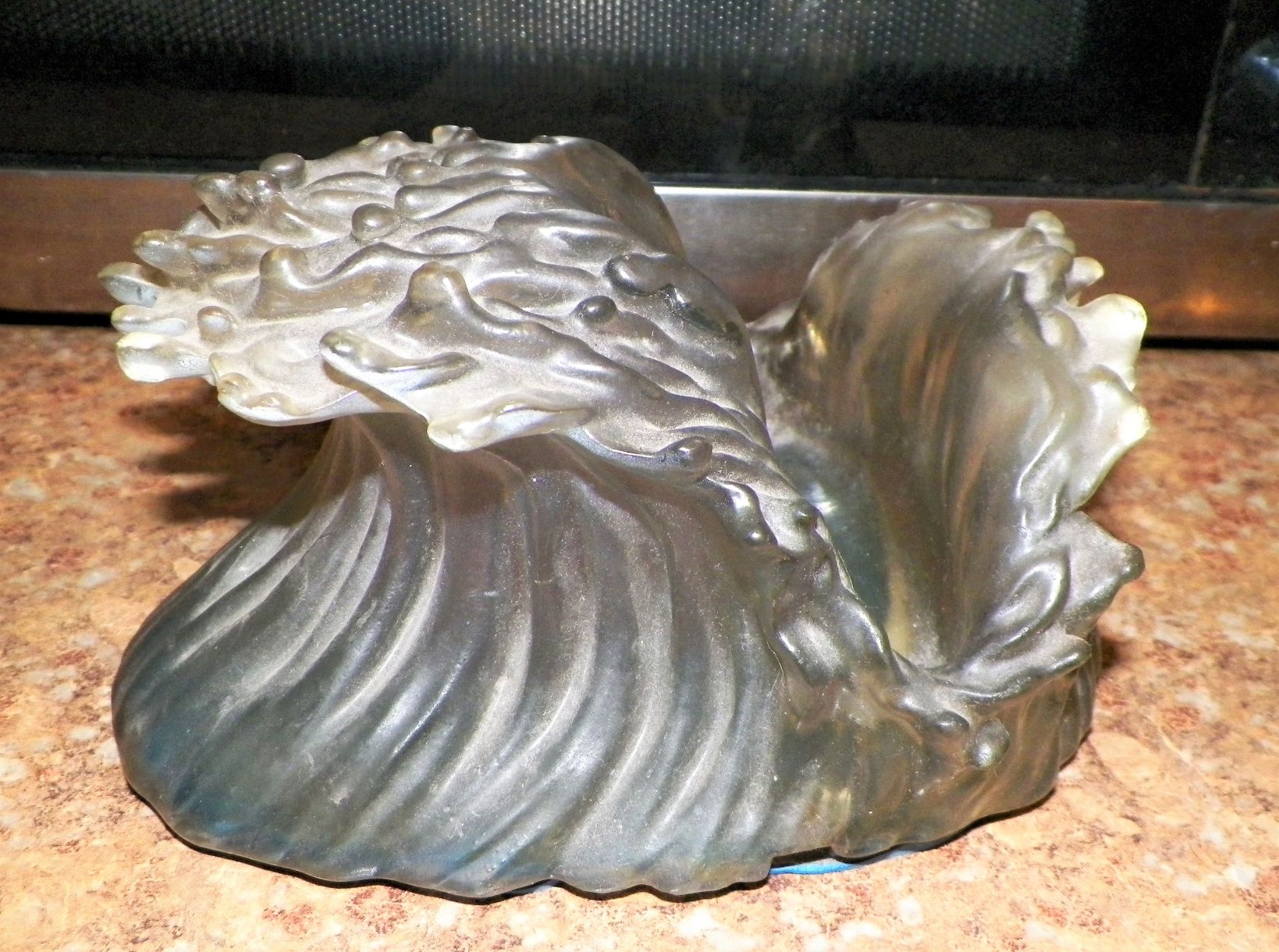 ART WAVE LUCITE 1AA.JPG