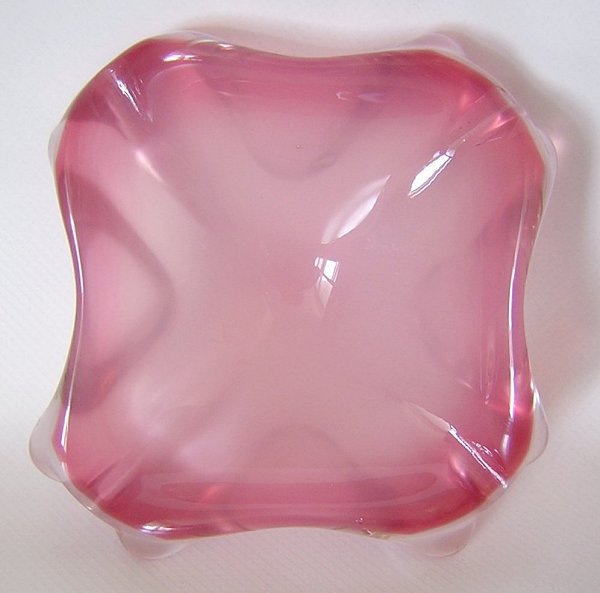 ArtGlassBowlClambrothPinkFlashing-d.jpg