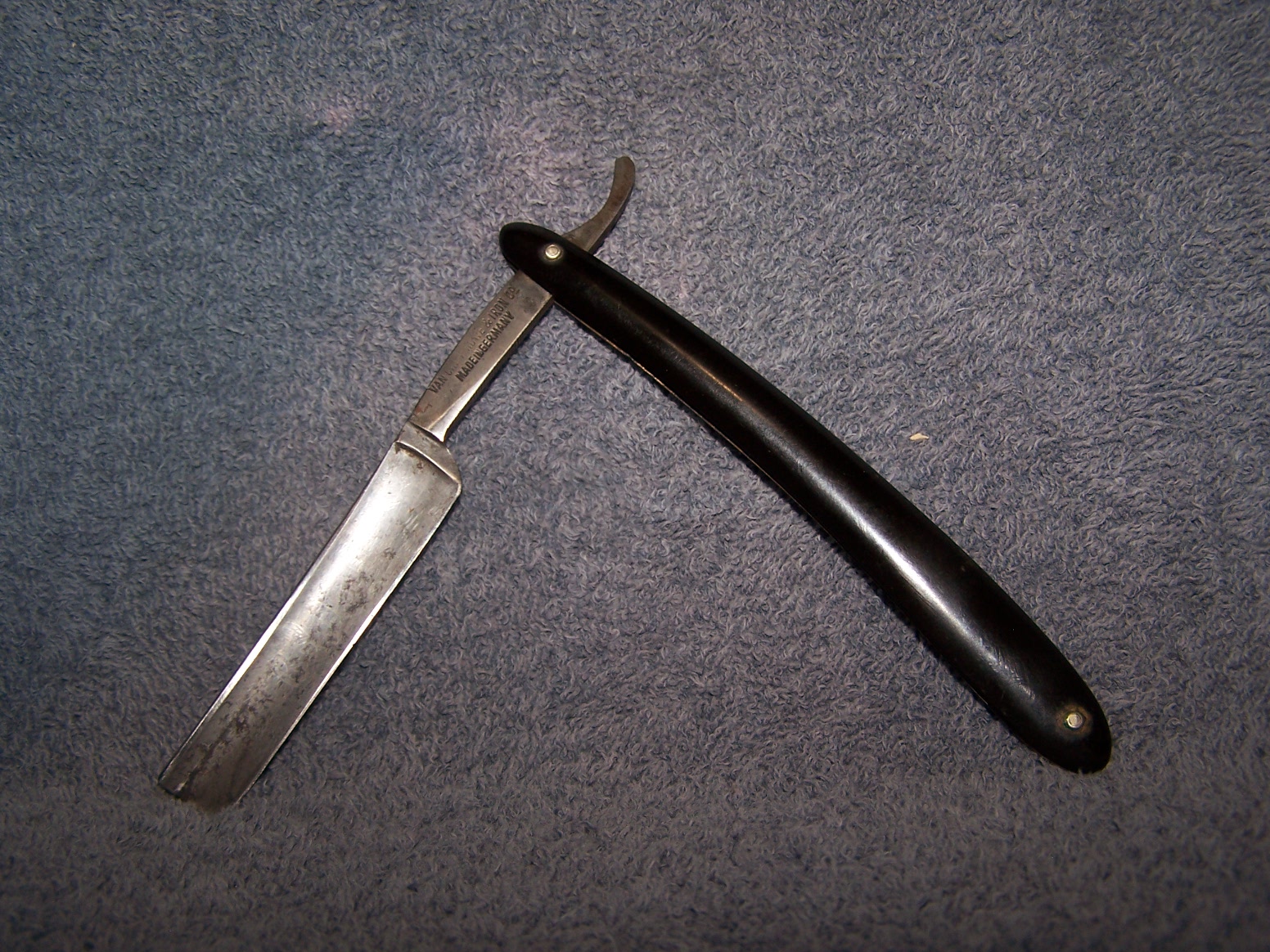 Van Camp Hdwe and Iron straight razor 1880's | Antiques Board