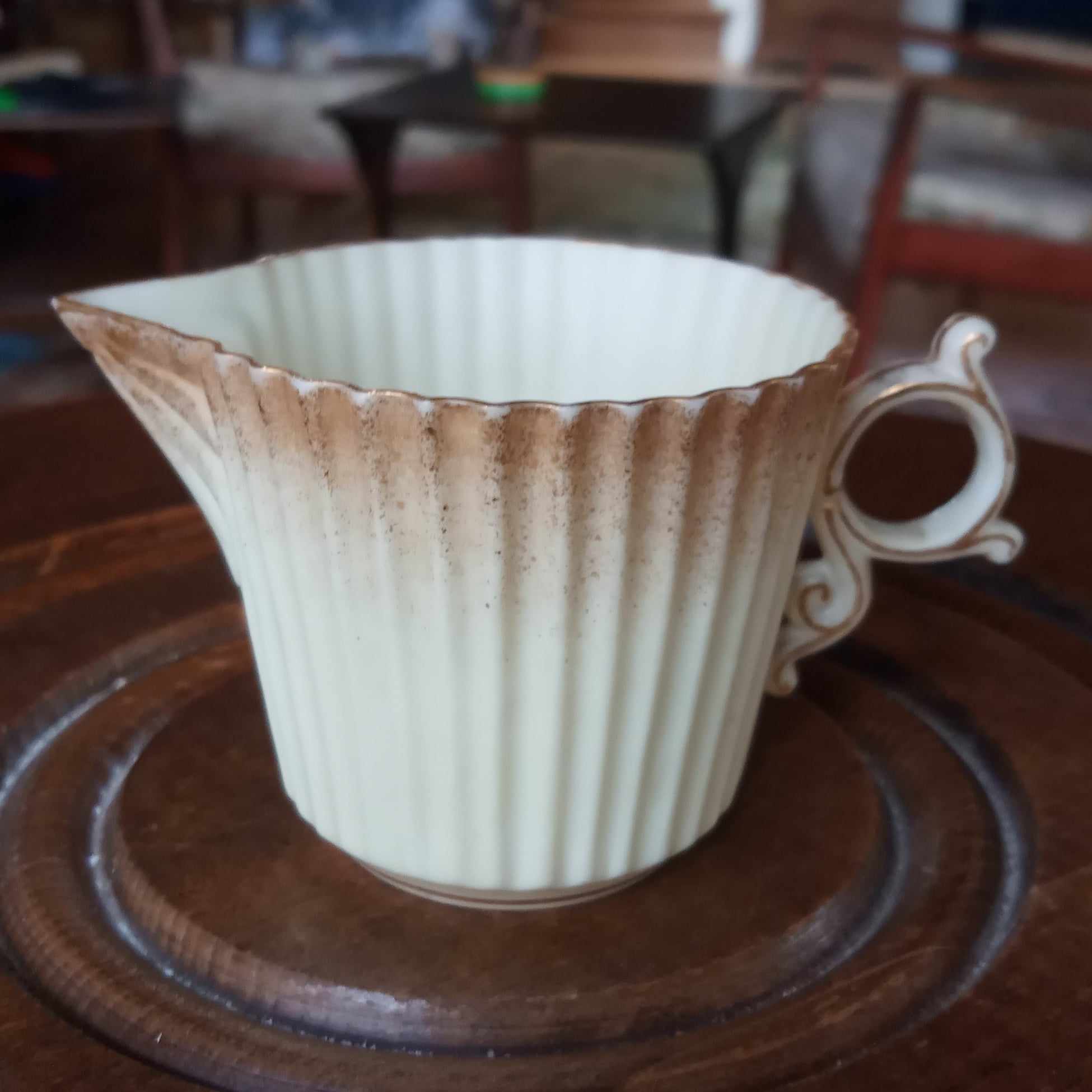 B008 ivory fluted cream jug I.jpg