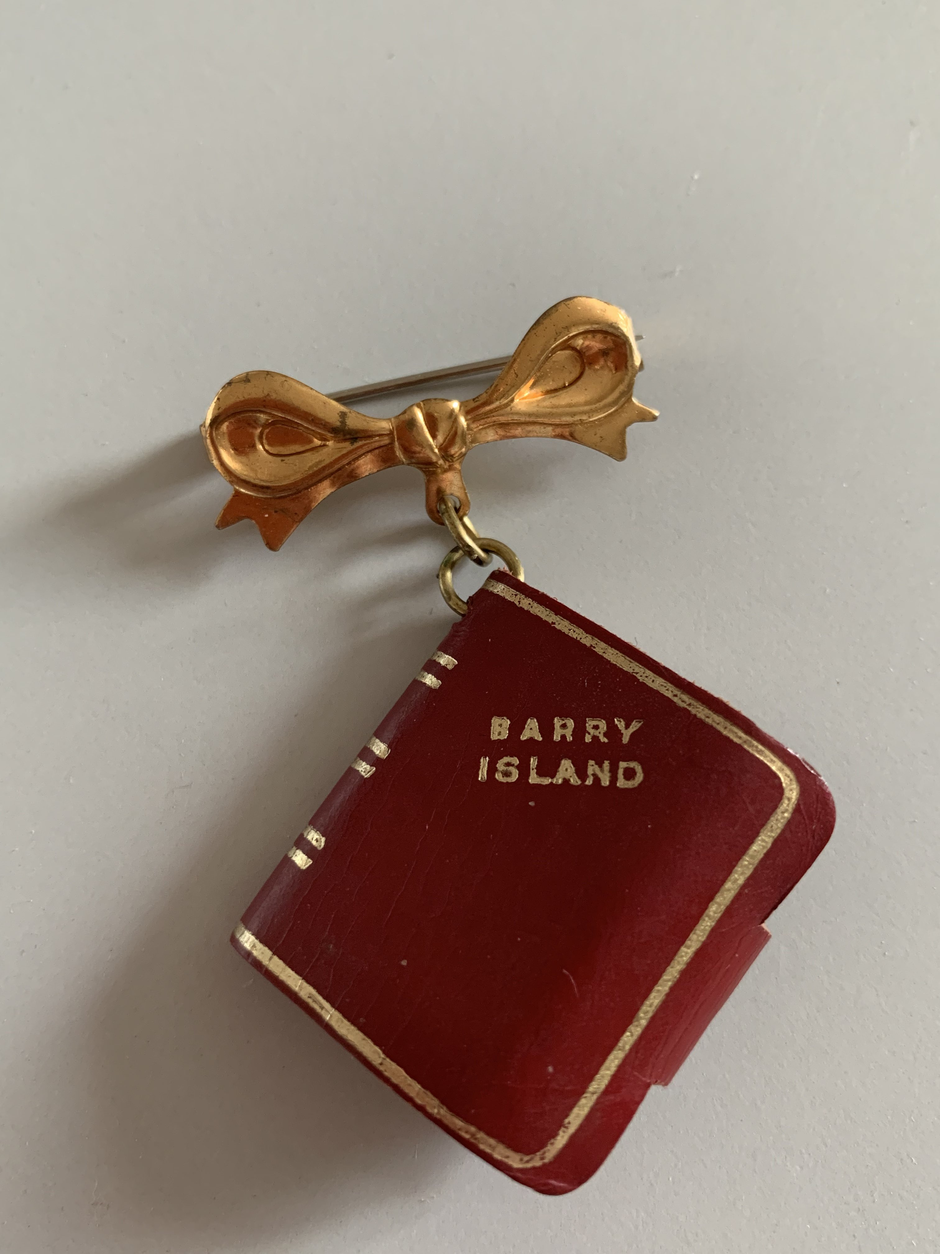 Barry Island Brooch Front.jpg