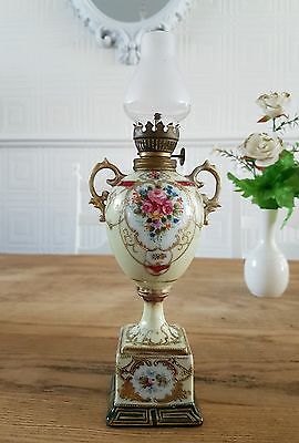 Beautiful-Victorian-Oil-Lamp.jpg