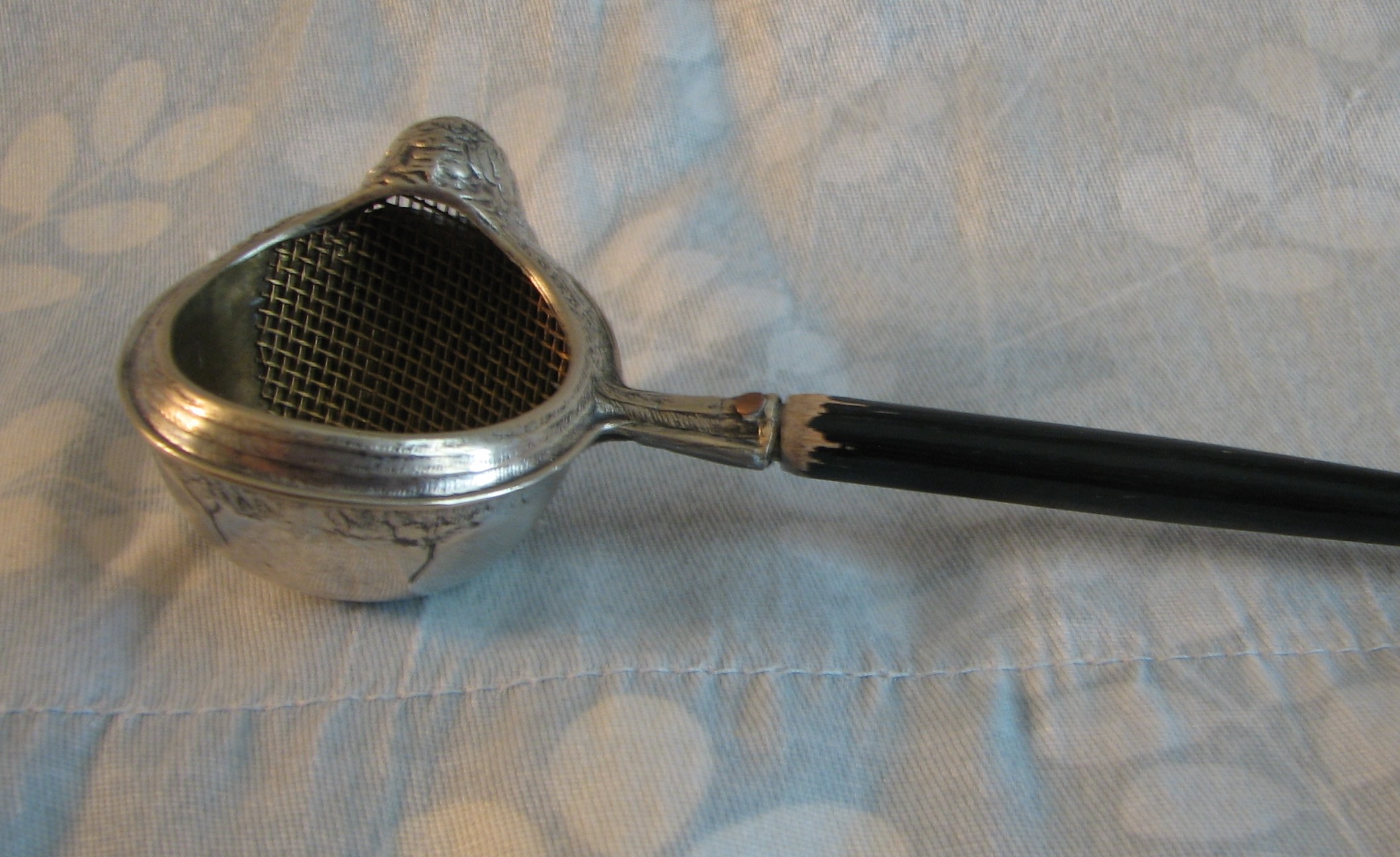 bird tea strainer 005.JPG