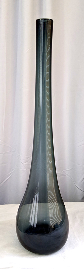 Blenko 5616-C Charcoal Vase 1sm.jpg