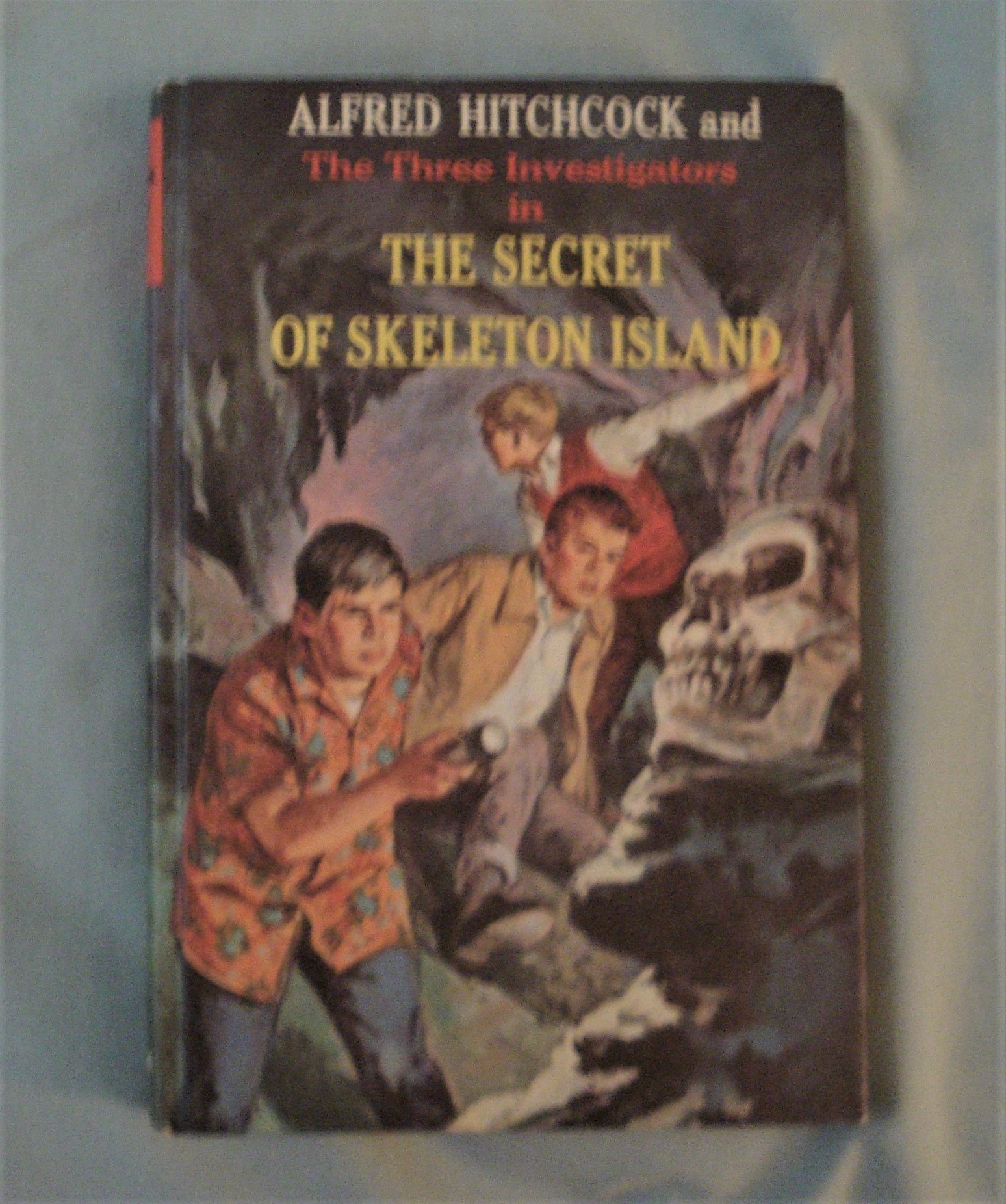 book three investigators the secret of skeleton island.jpg