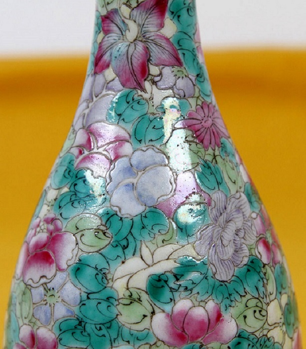 BOTTLE VASE.jpg