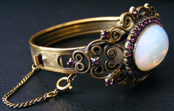 BRACELET 002-001.JPG