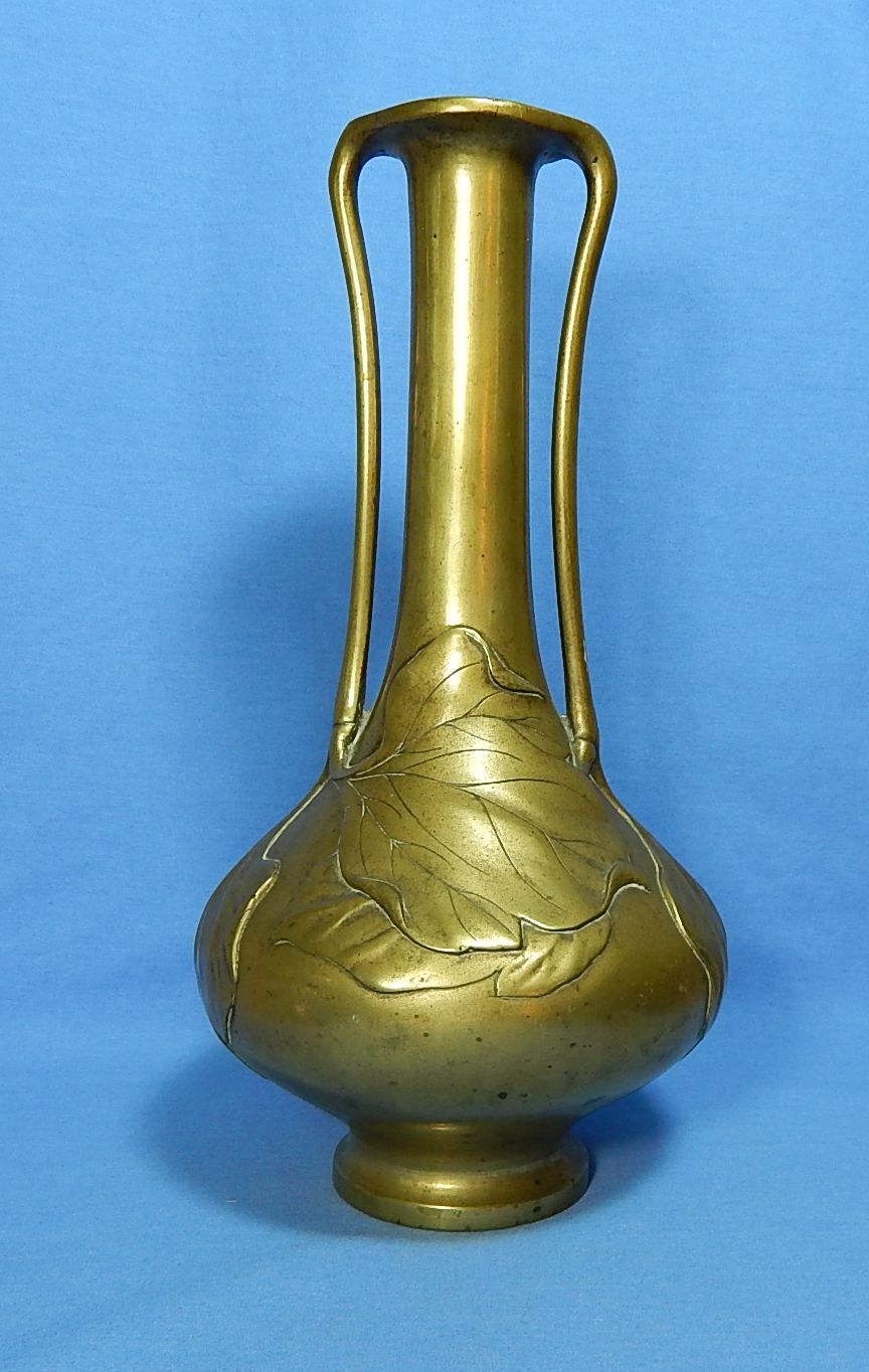 brassvase1.JPG