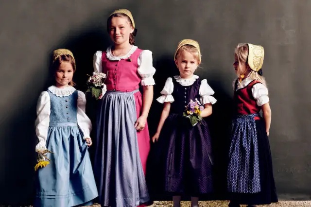 brauchtum-tracht-goldhaubenfrauen-goldhaubenmaedchen.jpg