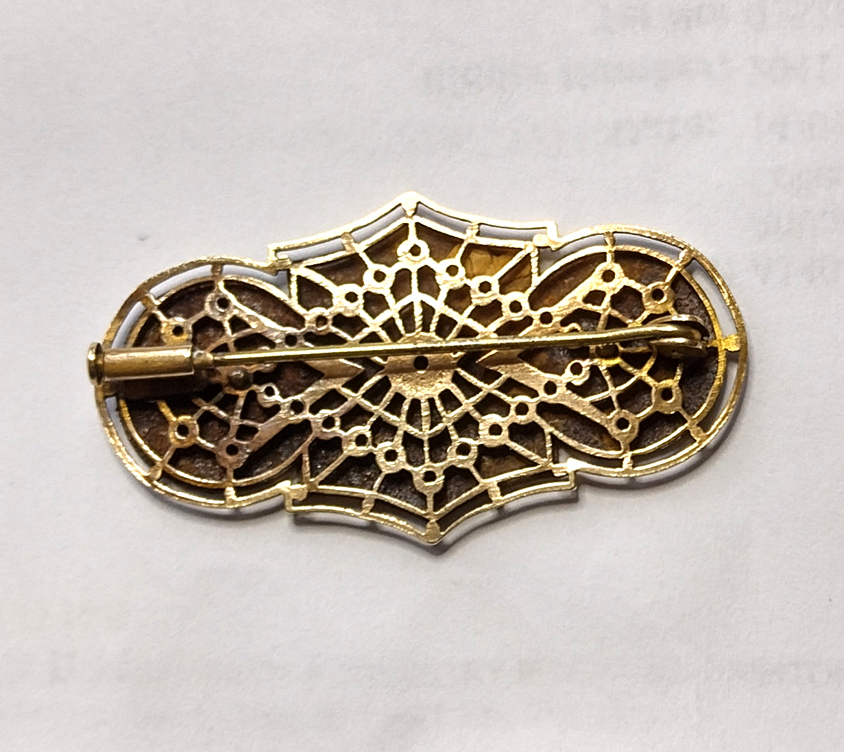 Brooch01.jpg