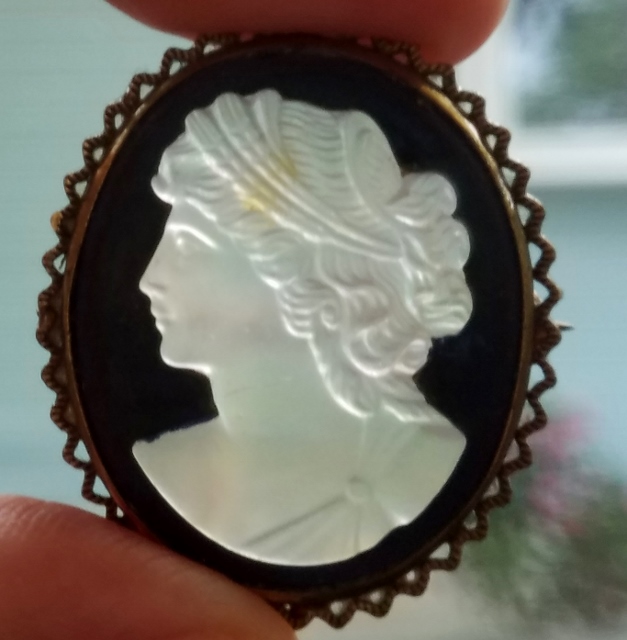 cameo glass no sun front (627x640).jpg