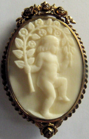 Celluloid Cupid Garland A.jpg