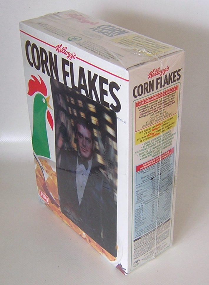 CerealBoxKelloggsCornFlakesGeorgeClooneyLenticular3DCardBatman&Robin1997-d.jpg