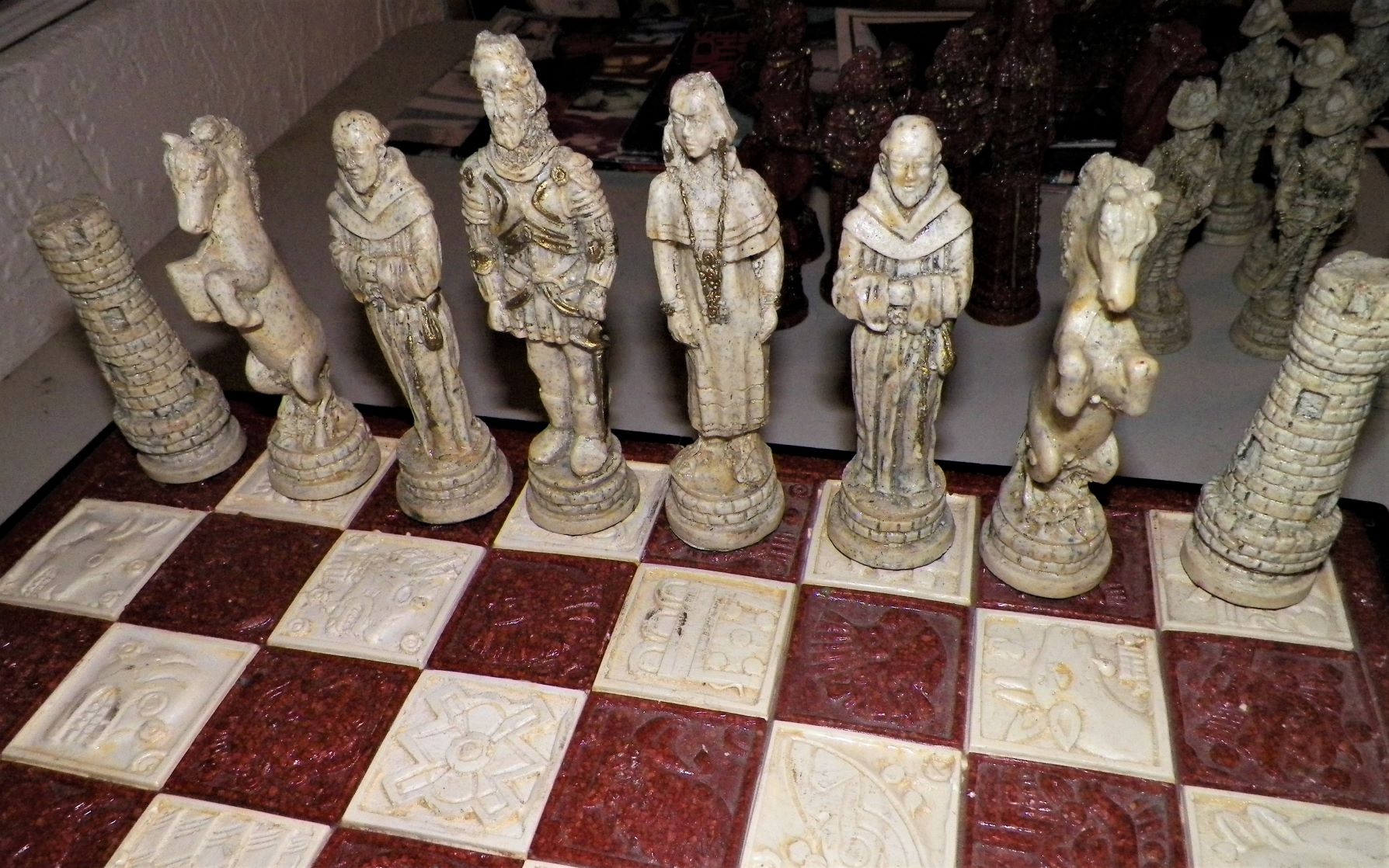 CHESS SET 3BAAA.JPG