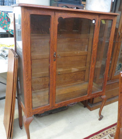 china cabinet.jpg