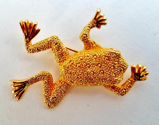 Christian Dior frog brooch.jpg