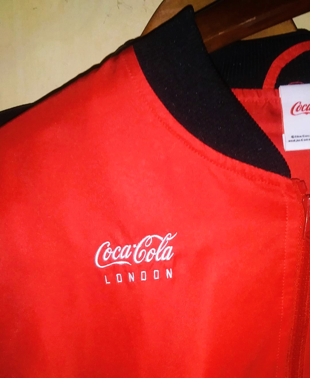 CLOTHES JACKET COCA COLA LONDON 4AA.jpg