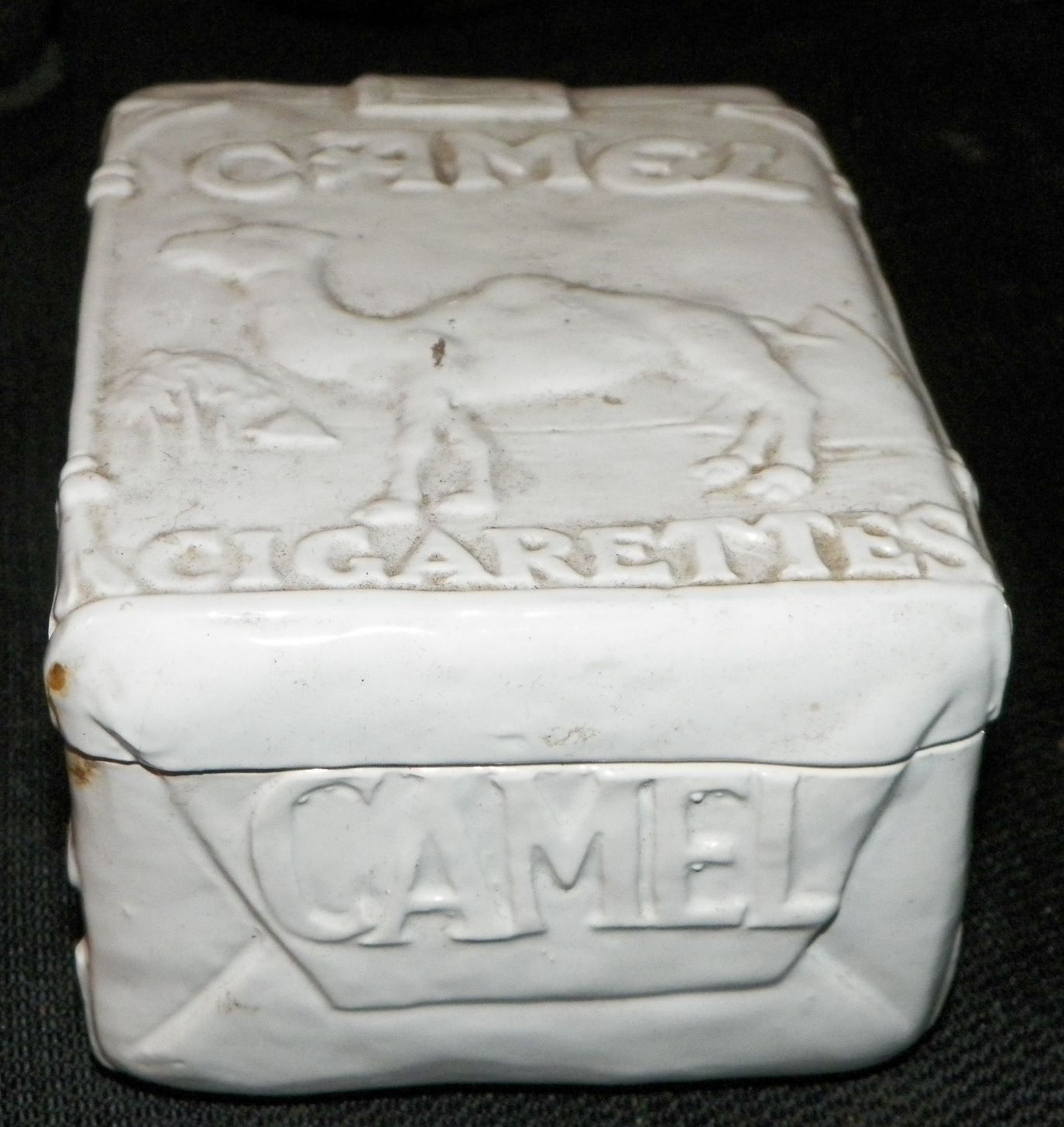 COLLECTIBLE CAMEL CIGARETTES TOBACCO JAR 3AA R.JPG