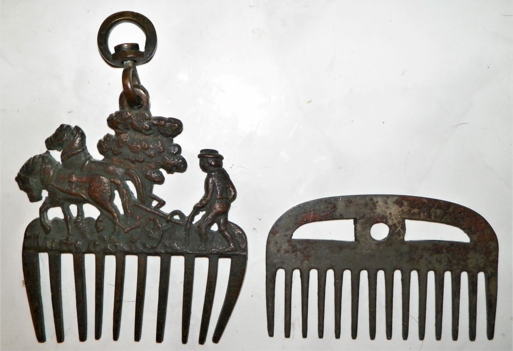 COLLECTIBLE HORSE COMBS 1A_AA.JPG